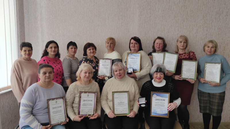 Представники закладів дошкільної освіти з нагородами