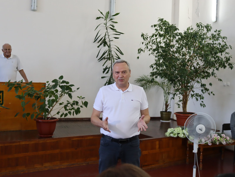 Міський голова Дмитро Зражевський звертається до учасників заходу.