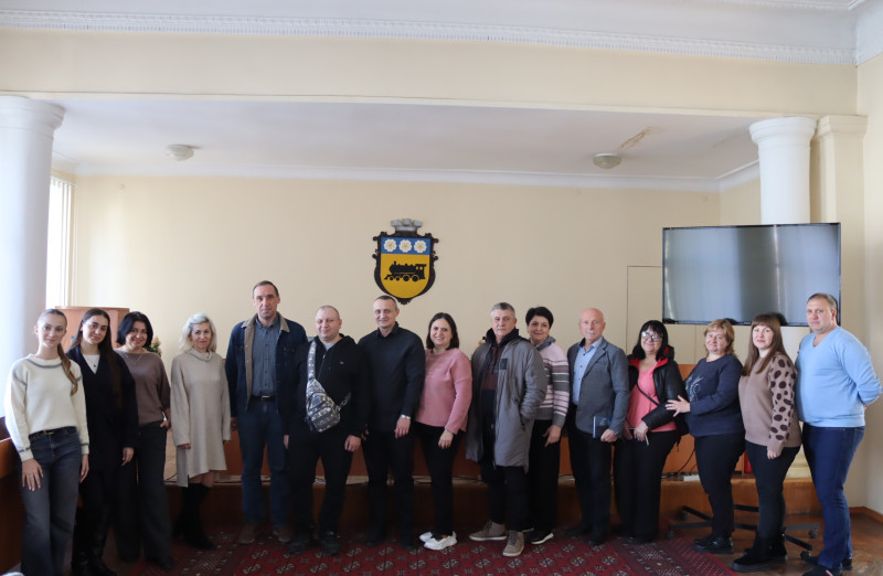 Спільне фото учасників засідання робочої групи.